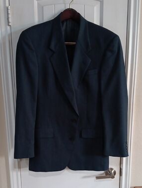 VINTAGE LUXE | Hart Schaffner Marx Gold Trumpeter Parisian Heritage Plus 40L